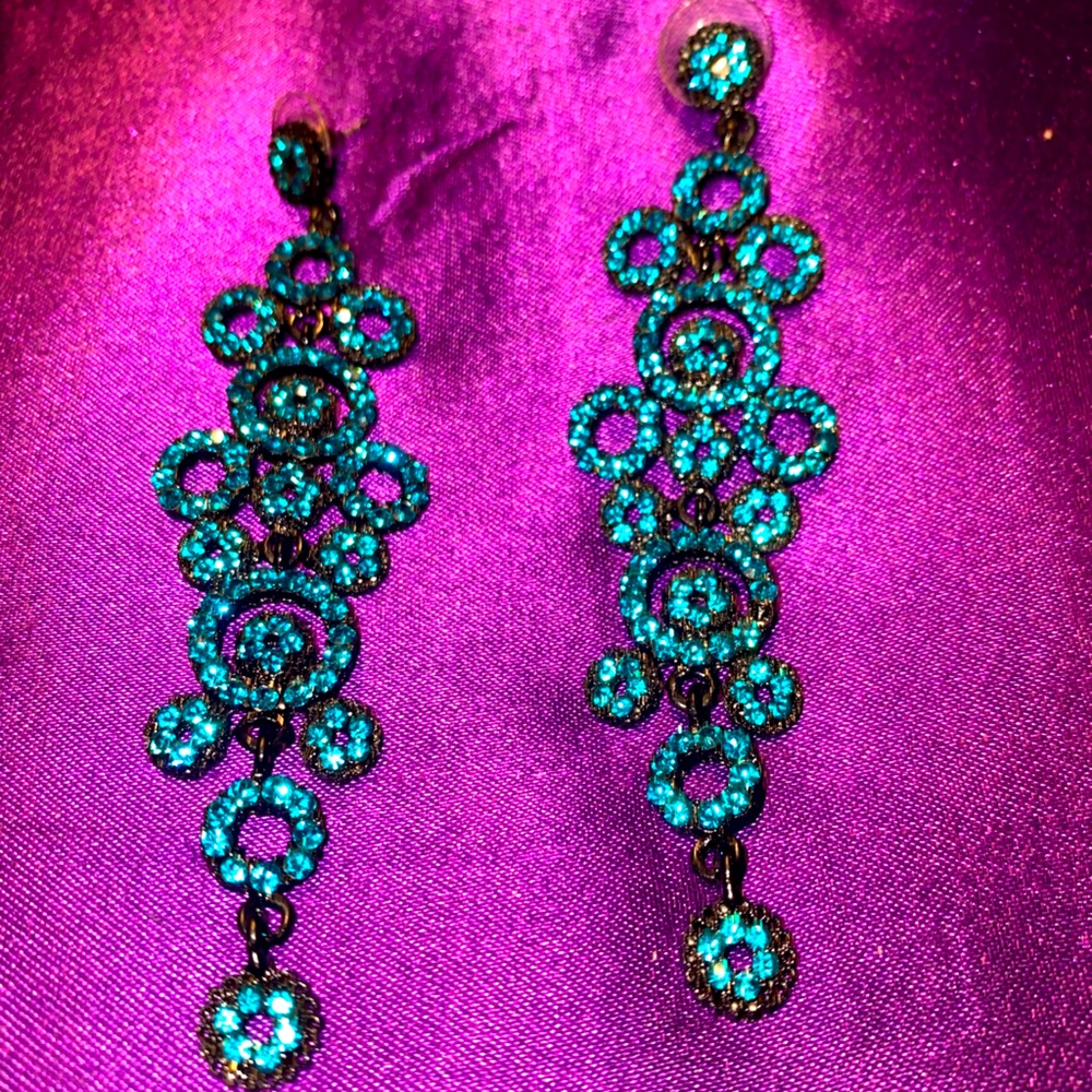 Chandelier style earrings